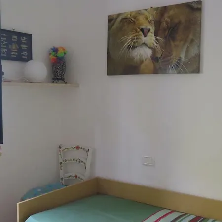 Casa Con Giardino Sulla